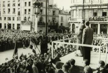 5 vues  - 1948 : De Gaulle dans la Vienne (ouvre la visionneuse)
